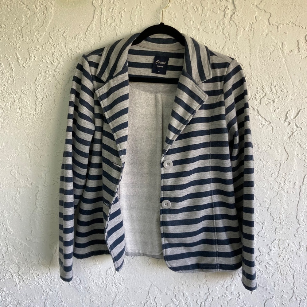 Casual jacket, perfect for spring time! Size M